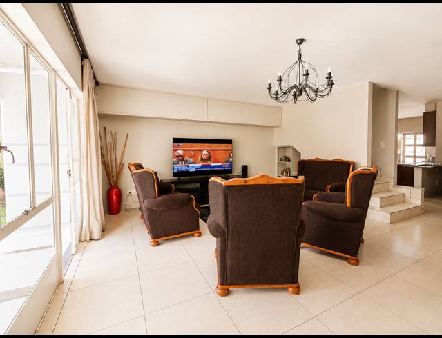 4 BEDROOM TOWNHOUSE FOR SALE IN THREE RIVERS